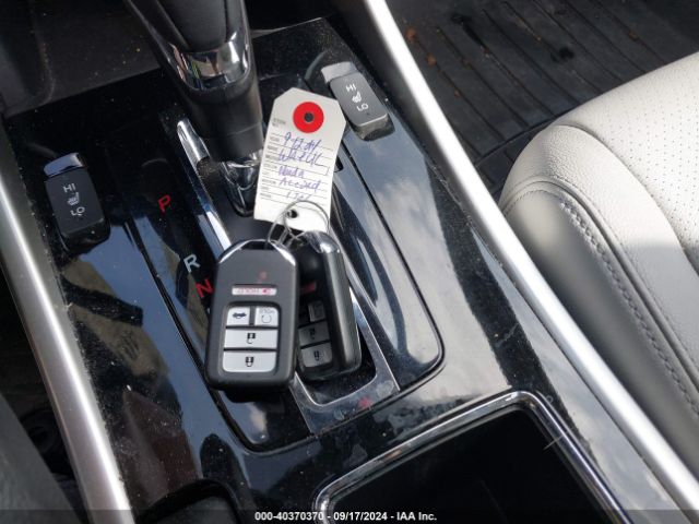 1HGCR3F9XHA011721 Honda Accord Touring V6