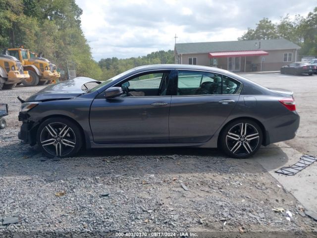 1HGCR3F9XHA011721 Honda Accord Touring V6