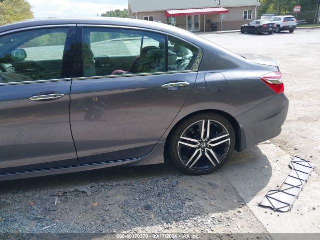 1HGCR3F9XHA011721 Honda Accord Touring V6