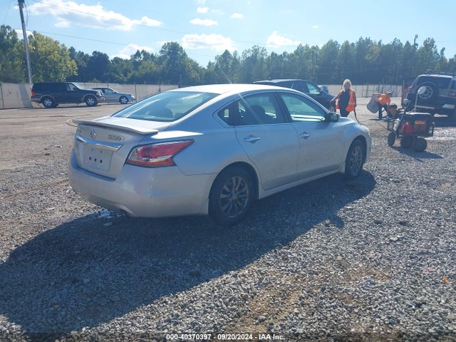 Nissan Altima 2.5 S 2015 1N4AL3AP8FC414066 Image 4