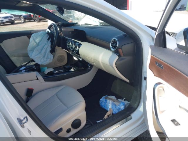 W1K3G4FB9NJ377023 Mercedes-Benz A 220 4matic