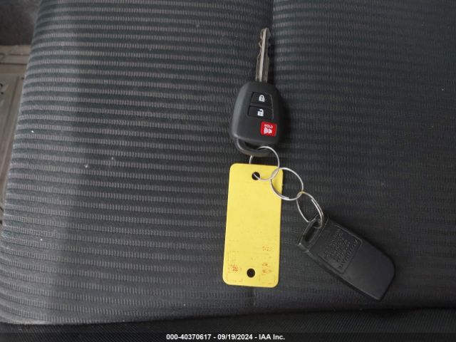 2T3BFREV7GW462433 Toyota RAV4 LE