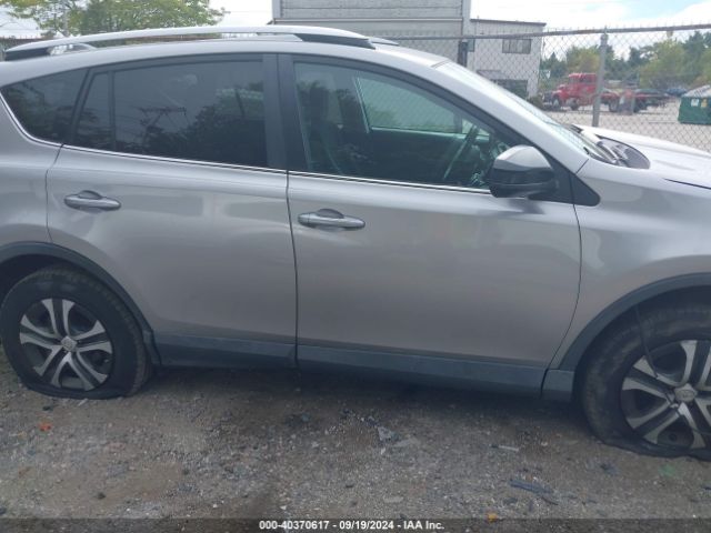 2T3BFREV7GW462433 Toyota RAV4 LE