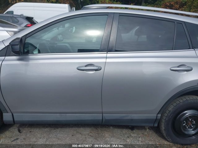 2T3BFREV7GW462433 Toyota RAV4 LE