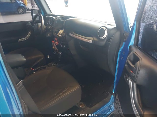 1C4BJWEG3FL627829 Jeep Wrangler Unlimited Sahara