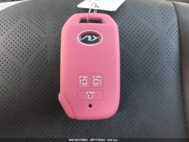 KNDNB4H30N6157828 KIA Carnival Mpv Lx Seat Package
