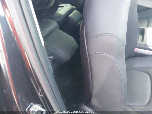 KNDNB4H30N6157828 KIA Carnival Mpv Lx Seat Package