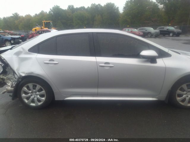 5YFB4MDE7RP131522 Toyota COROLLA LE