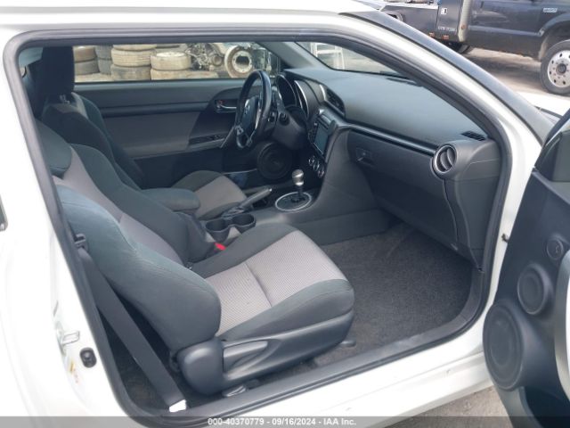 JTKJF5C75GJ024705 Scion TC