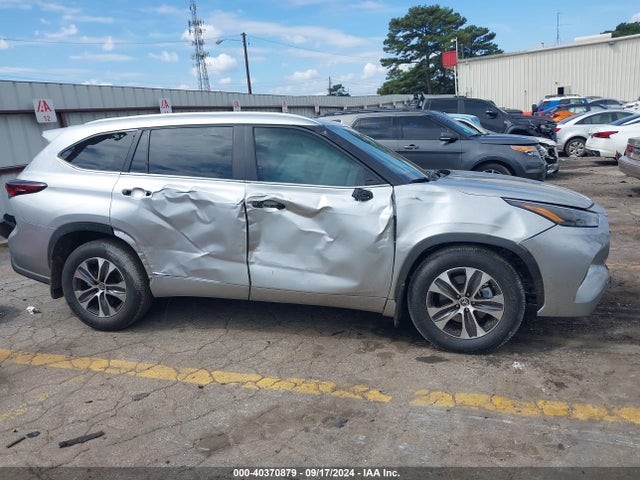 Toyota Highlander Xle 2024 5TDKDRAH3RS548381 Image 13