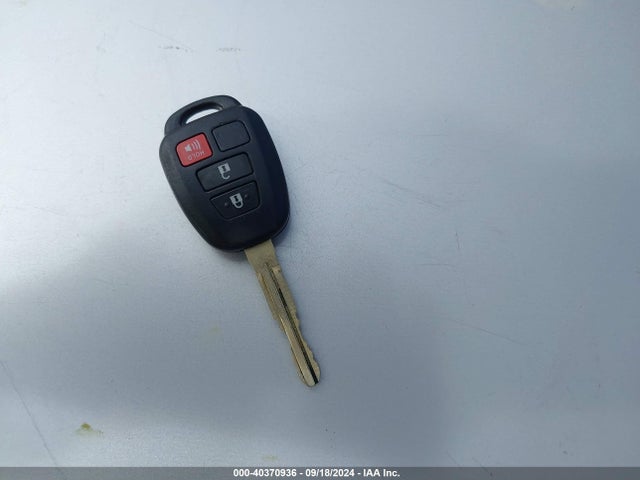 Toyota RAV4 LE 2015 JTMBFREV3FD122997 Image 11