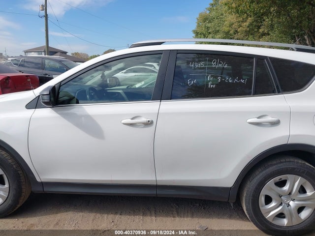 Toyota RAV4 LE 2015 JTMBFREV3FD122997 Image 14