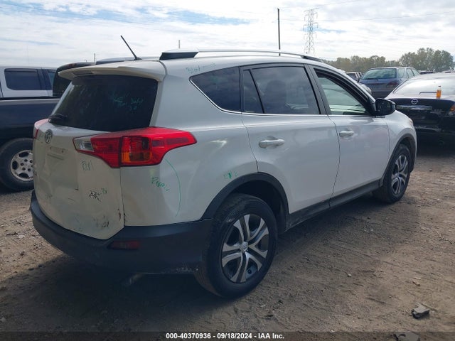 Toyota RAV4 LE 2015 JTMBFREV3FD122997 Image 4