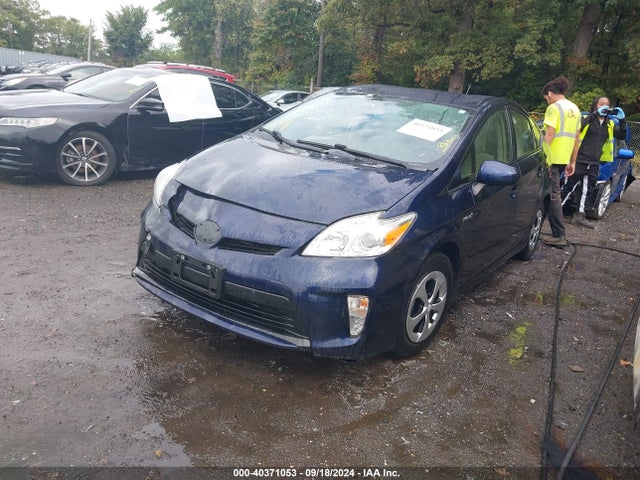 Toyota Prius Two 2015 JTDKN3DU4F0411757 Image 2