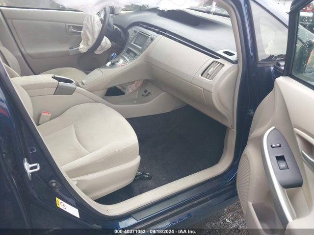 Toyota Prius Two 2015 JTDKN3DU4F0411757 Image 5