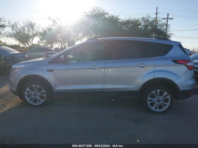1FMCU0HD7JUC09444 Ford ESCAPE SEL