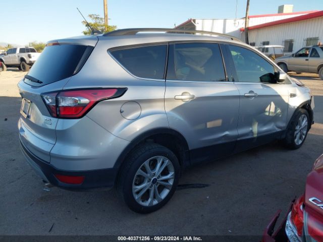 1FMCU0HD7JUC09444 Ford ESCAPE SEL