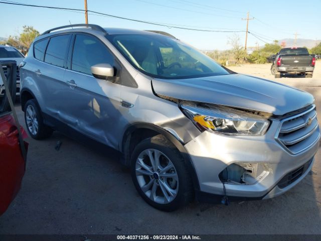 1FMCU0HD7JUC09444 Ford ESCAPE SEL