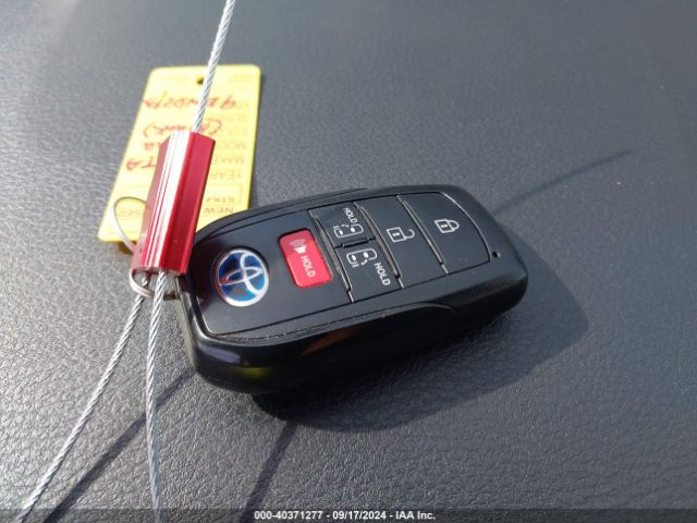5TDBRKEC5PS142123 Toyota SIENNA LE