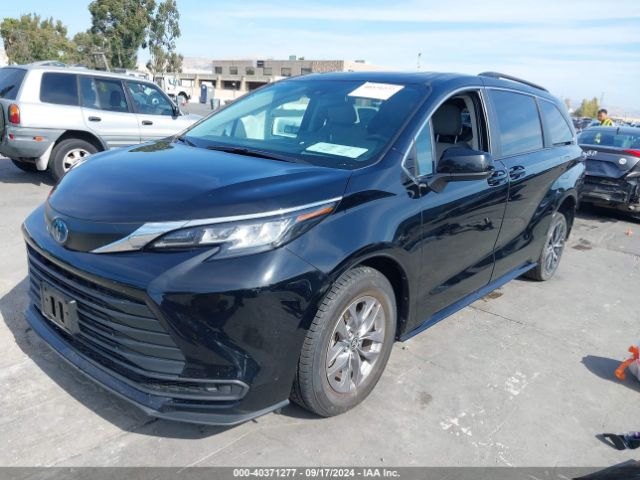 5TDBRKEC5PS142123 Toyota SIENNA LE