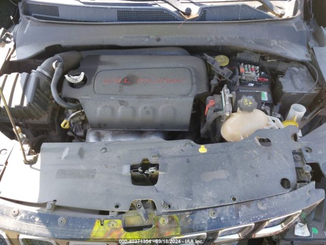 3C4NJCBB3JT182204 Jeep Compass Latitude Fwd