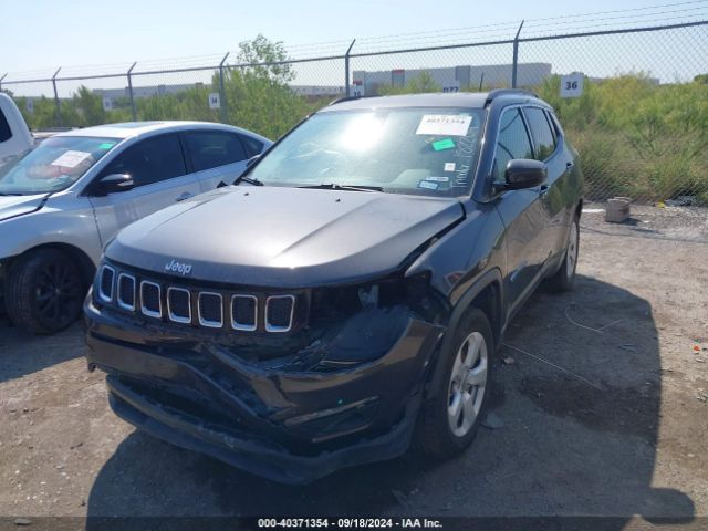 3C4NJCBB3JT182204 Jeep Compass Latitude Fwd