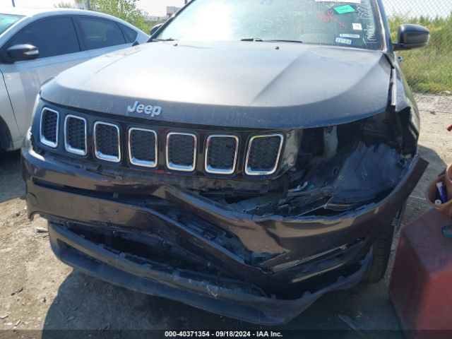 3C4NJCBB3JT182204 Jeep Compass Latitude Fwd