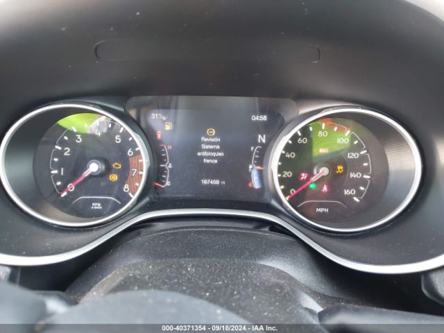 3C4NJCBB3JT182204 Jeep Compass Latitude Fwd