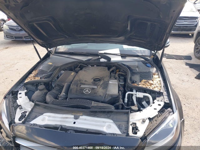 55SWF4JB6GU123389 Mercedes-Benz C 300 Luxury/sport