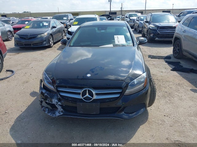 55SWF4JB6GU123389 Mercedes-Benz C 300 Luxury/sport