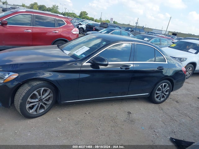 55SWF4JB6GU123389 Mercedes-Benz C 300 Luxury/sport