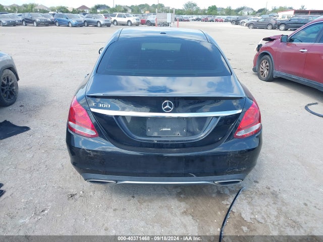 55SWF4JB6GU123389 Mercedes-Benz C 300 Luxury/sport