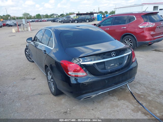55SWF4JB6GU123389 Mercedes-Benz C 300 Luxury/sport