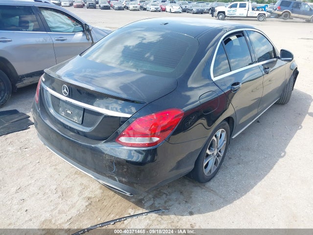 55SWF4JB6GU123389 Mercedes-Benz C 300 Luxury/sport
