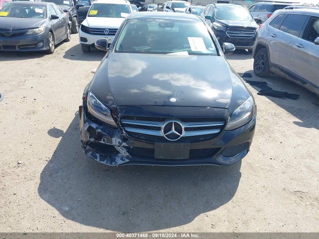 55SWF4JB6GU123389 Mercedes-Benz C 300 Luxury/sport