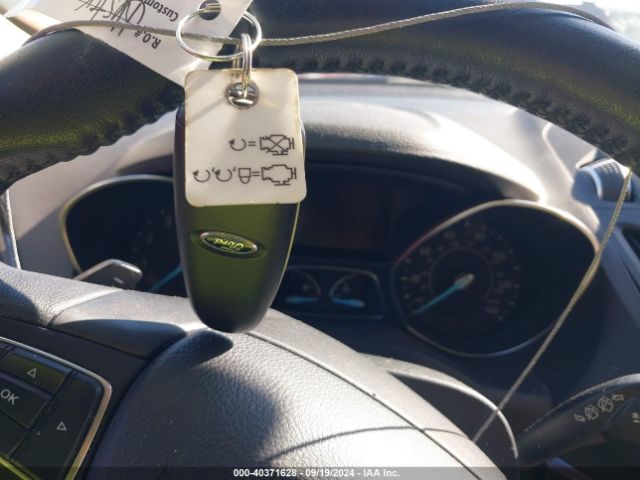 1FMCU0JDXHUD34247 Ford Escape Titanium
