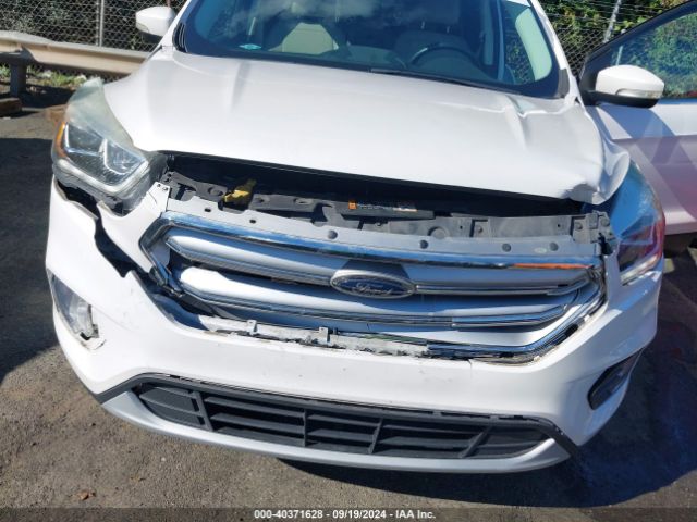 1FMCU0JDXHUD34247 Ford Escape Titanium
