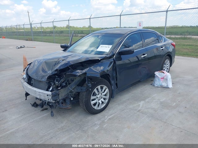 Nissan Altima 2.5 S 2017 1N4AL3AP6HN365702 Image 2