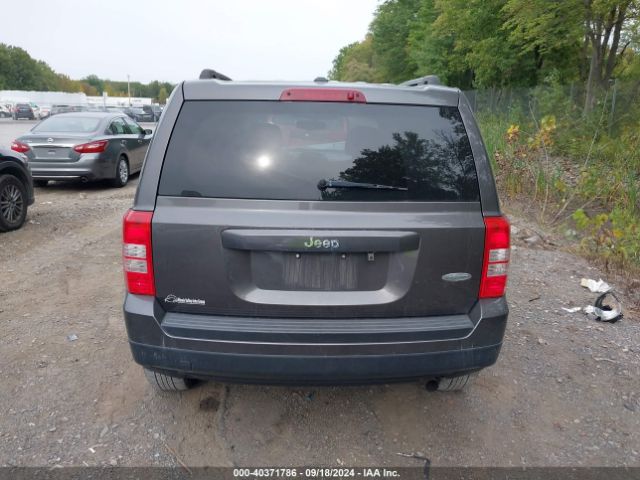 1C4NJPFBXGD749069 Jeep Patriot Latitude