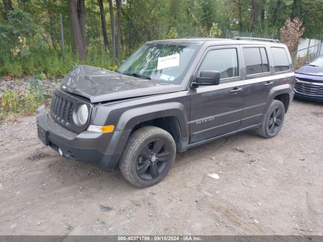 1C4NJPFBXGD749069 Jeep Patriot Latitude