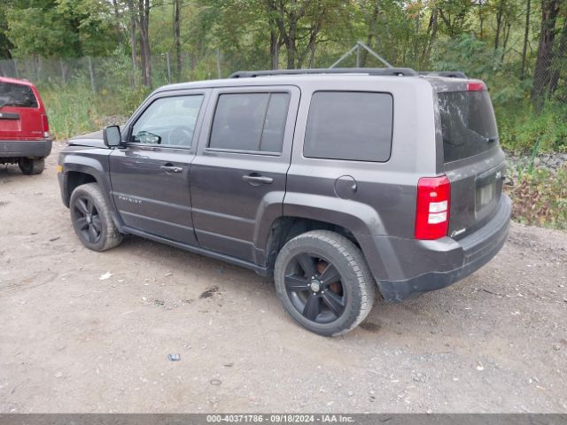 1C4NJPFBXGD749069 Jeep Patriot Latitude