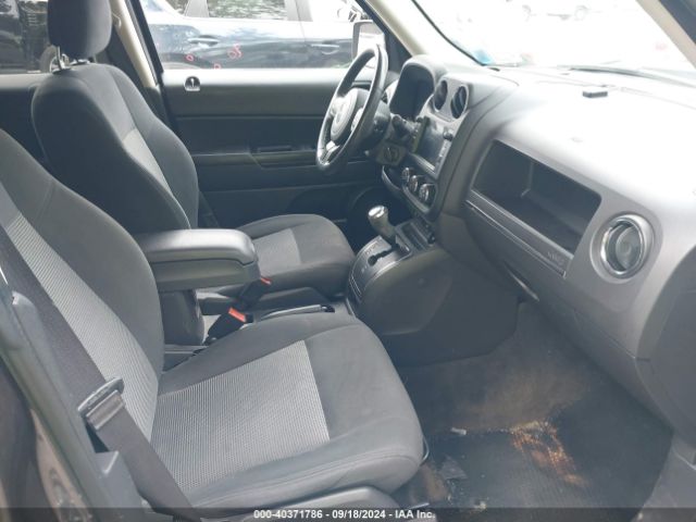 1C4NJPFBXGD749069 Jeep Patriot Latitude