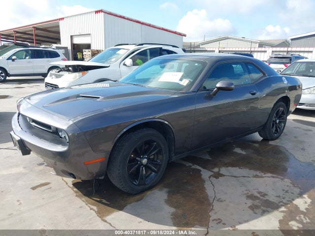 Dodge Challenger Sxt 2017 2C3CDZAG3HH568367 Image 2