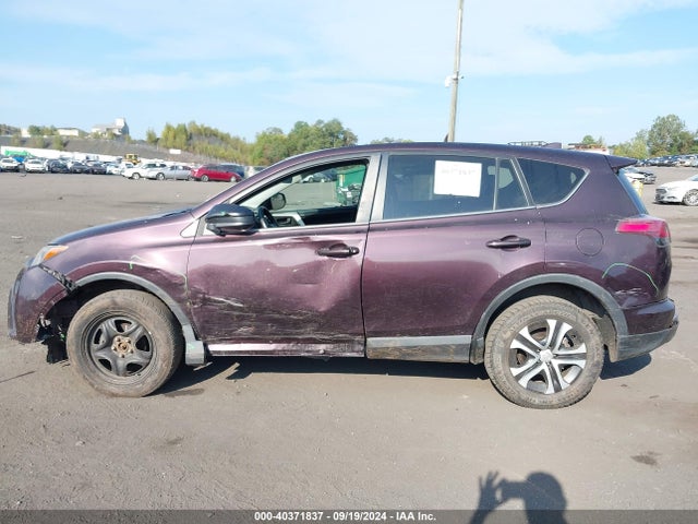 Toyota RAV4 LE 2018 2T3BFREV8JW738254 Image 17