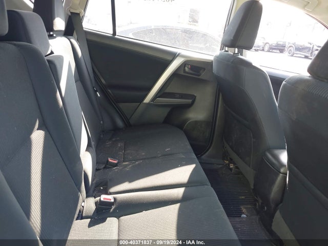 Toyota RAV4 LE 2018 2T3BFREV8JW738254 Image 8