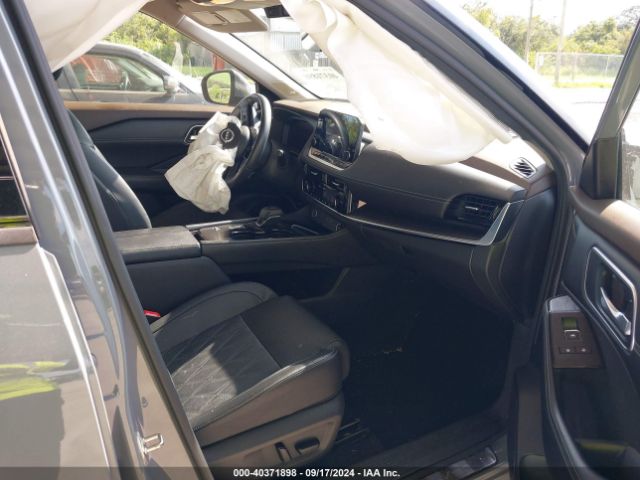 JN8BT3DC9PW102964 Nissan Rogue Platinum Fwd