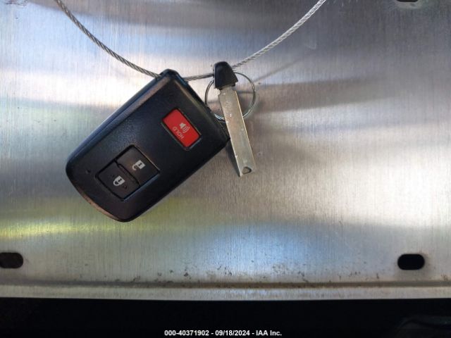 5TDBGRFH9JS039271 Toyota Highlander Hybrid Le