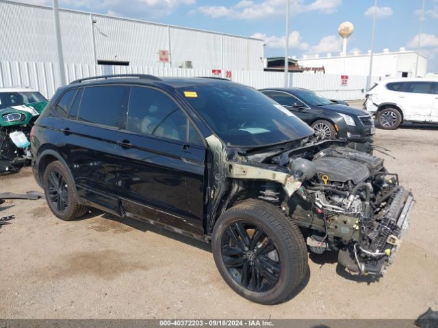 3VVCB7AX8NM046824 Volkswagen Tiguan 2.0t Se R-line Black
