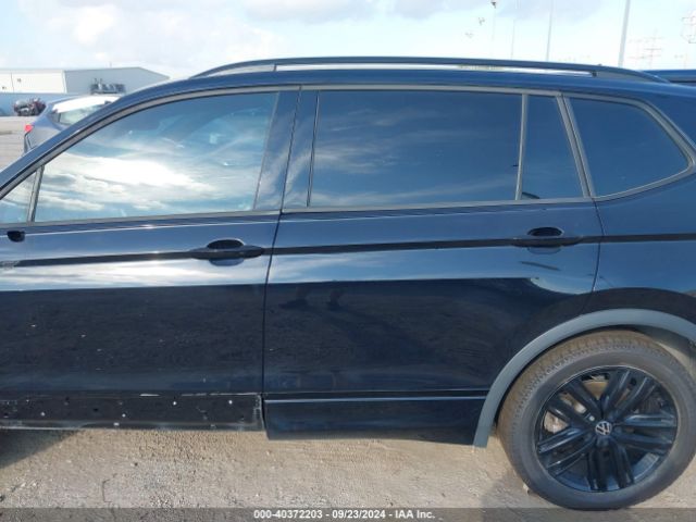 3VVCB7AX8NM046824 Volkswagen Tiguan 2.0t Se R-line Black