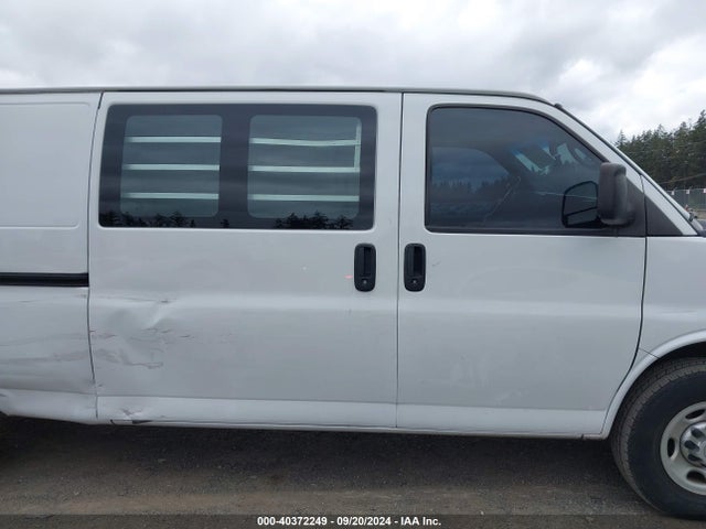 Chevrolet Express 3500 Work Van 2014 1GCZGUCGXE1122997 Image 13